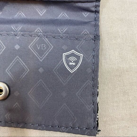 New Without Tags Vera Bradley Black and White Print RFID Card Holder - Picture 7 of 7